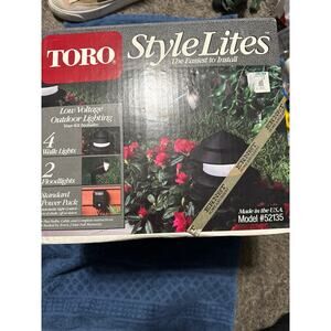 Toro Style Lites Low Voltage - Full‎ Kit #52135- 4 Walkway, 2 Flood, power pack